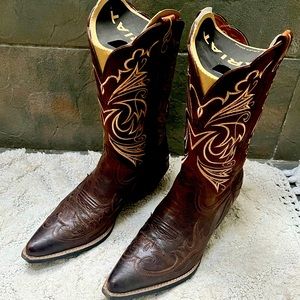 Women's Ariat Heritage J-toe wing tip boots